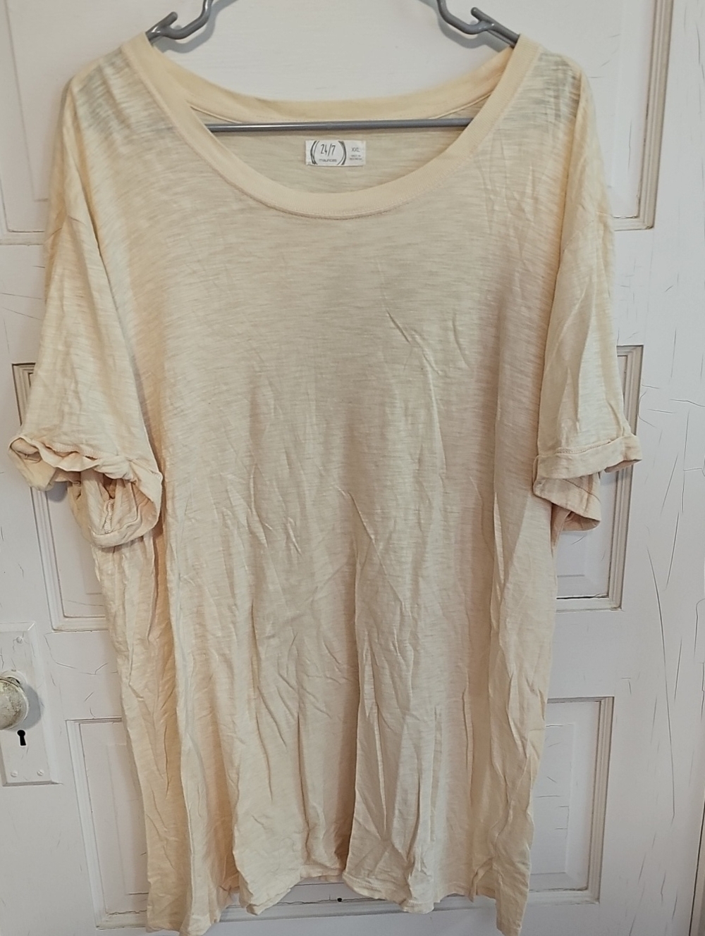 Maurices Light Yellow Short Sleeve Scoop Neck Tee